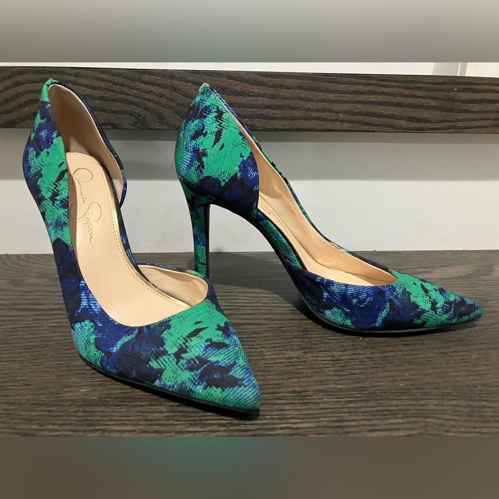Used -8.5M-Jessica Simpson Stiletto Heels